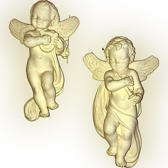 A Giannelli Other - A Giannelli cherub figurine wall hangings